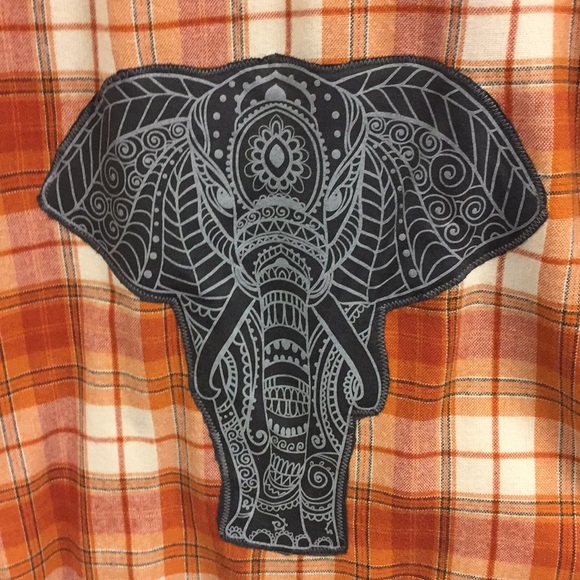Unisex button down w/custom sewn Elephant detail - Picture 1 of 4